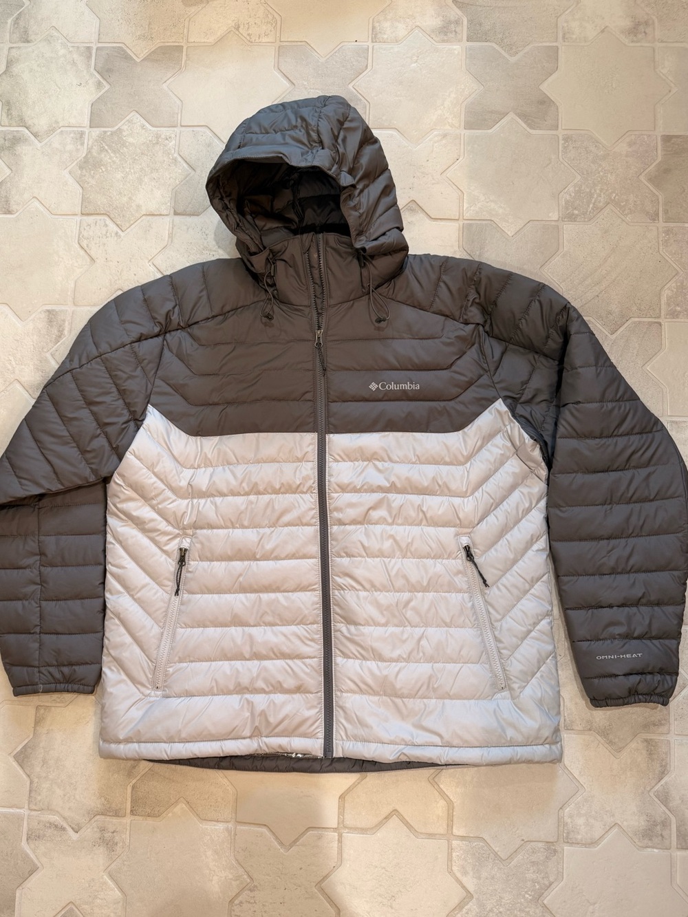 Men’s Columbia Two Tone Grey Puffer Hooded Jacket BNWOT